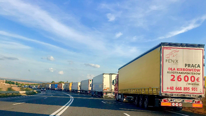 coloane-de-camioane-la-frontiera-cu-ungaria