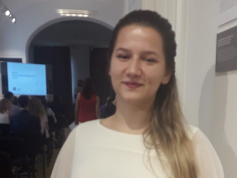a-terminat-efa-de-promoie-cu-media-10-la-singura-facultate-de-ingineria-lemnului-din-ara