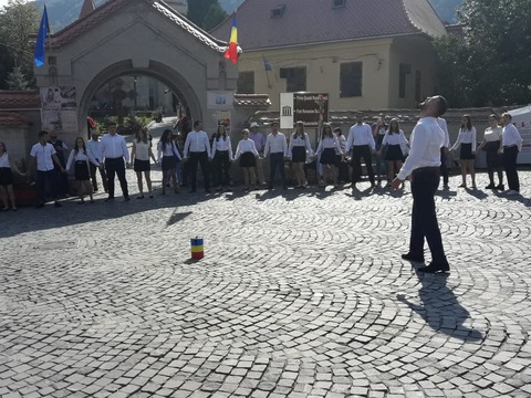 junii-dorobani-au-ieit-la-jocul-stramoesc-de-la-crucea-dreptaii