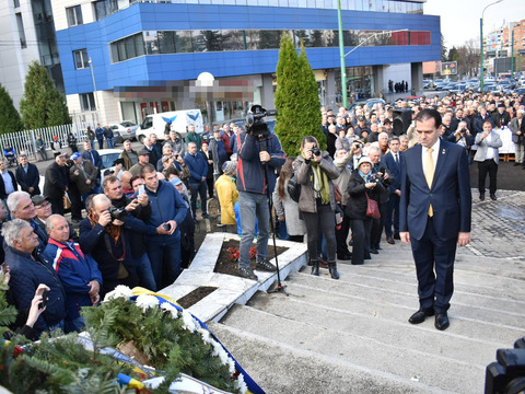 novembritii-omagiai-i-de-premierul-romaniei
