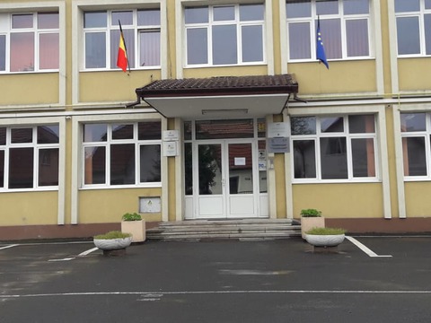 alte-doua-unitati-de-invatamant-din-judetul-brasov-au-trecut-in-scenariul-rosu