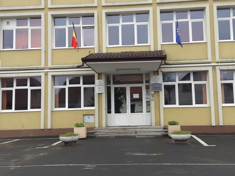 liceul-din-rupea-i-scoala-din-cristian-in-scenariul-rou-pentru-14-zile