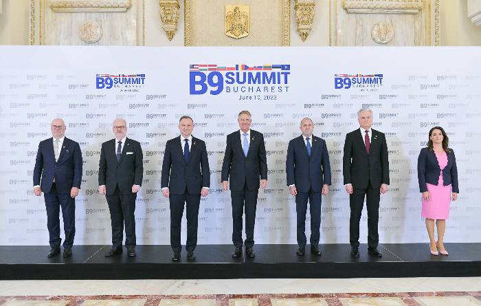 presedintii-statelor-nato-de-pe-flancul-estic-participa-la-summitul-b9