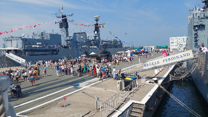 cateva-mii-de-oameni-au-vizitat-navele-militare-in-portul-constanta