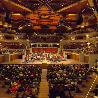 LIVE de la Utrecht: Corul i Orchestra Filarmonic ale Radiodifuziunii Olandeze conduse de Marcus Creed