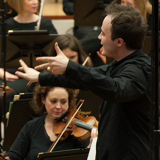 Proms LIVE: Haydn, Mozart si Beethoven cu Ben Gernon dirijor al BBC Philharmonic, solist Elisabeth Brauss