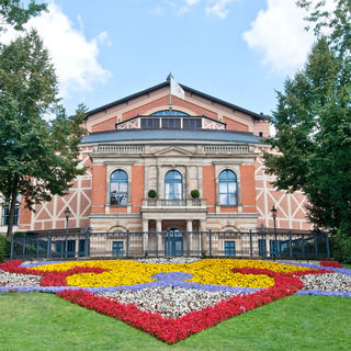 nregistrri din Festivalul Wagner de la Bayreuth la Opera n interpretri de referin&#539;