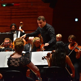 Live de la Barbican Hall: Ryan Bancroft la conducerea BBC Symphony