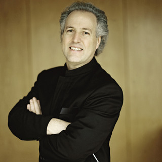 Manfred Honeck la pupitrul Orchestrei Simfonice a Radiodifuziunii Bavareze dirijez Brahms i Dvok 