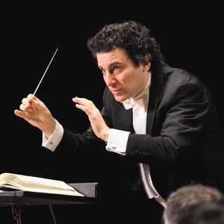 Alain Altinoglu va conduce Orchestra Simfonic a Radiodifuziunii Bavareze la Alte Oper din Frankfurt