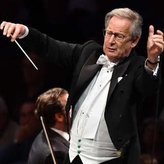 Concertul de deschidere sus&#539;inut de Sir John Eliot Gardiner la pupitrul Orchestrei Filarmonicii Radio France