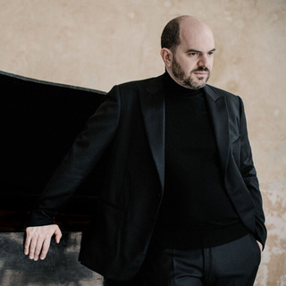 Kirill Gerstein n Concertul nr. 1 op. 15 n re minor pentru pian &#537;i orchestr de Johannes Brahms