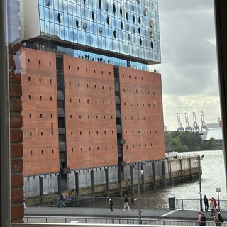 Cristian M�celaru și Mao Fujita la Elbphilharmonie