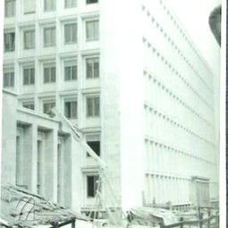 Cldirea Radiodifuziunii n construc&#539;ie, la nceputul anilor '50