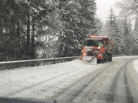 cod-galben-de-vreme-severa-imediata-in-judeul-braov-restricii-de-circulaie-pe-dn73a