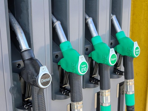 toate-marile-lanturi-de-benzinarii-din-romania-au-ieftinit-carburantii-cu-50-de-bani