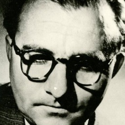 Eusebiu Camilar cite�te la Radio din "1001 de nop�i" (1958)