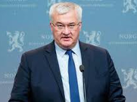 ukrainischer-auenminister-bittet-um-geld-fur-drohnen