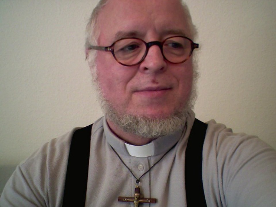 radio-andacht-mit-michael-winkler-evangelischer-pfarrer-i-r-aus-hamburg-deutschland