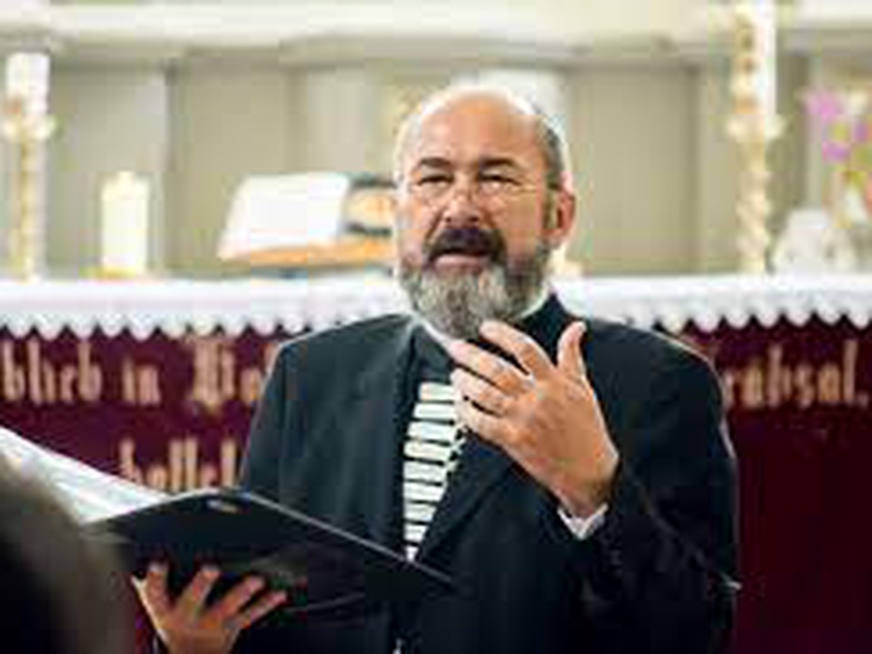 radio-andacht-in-der-passionszeit-mit-johannes-halmen-evangelischer-pfarrer-in-keisd