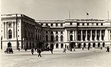  „Oameni �i tradi�ii la Palatul regal”  Invitat: dl. dr. Tudor Vi�an-Miu, cercet�tor istoric